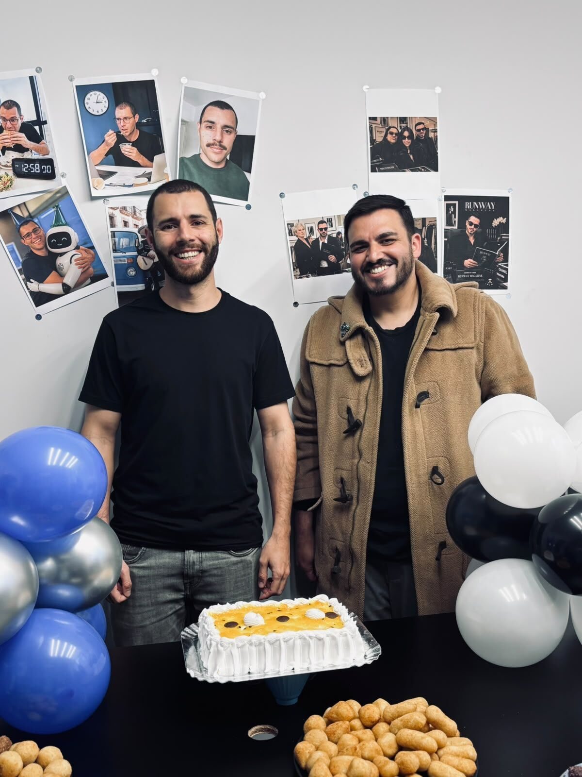 Comemoração de aniversário no escritório